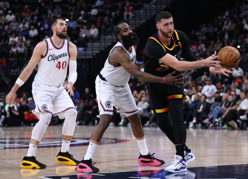 拉伤提前离 拉伤提前离